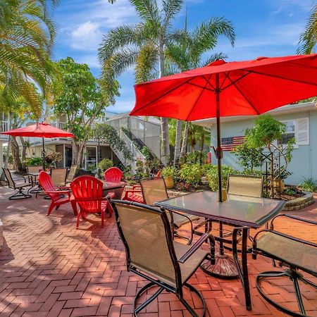 Sea Gem One Bed One Bath Charmer Steps To Beach Bradenton Beach Extérieur photo