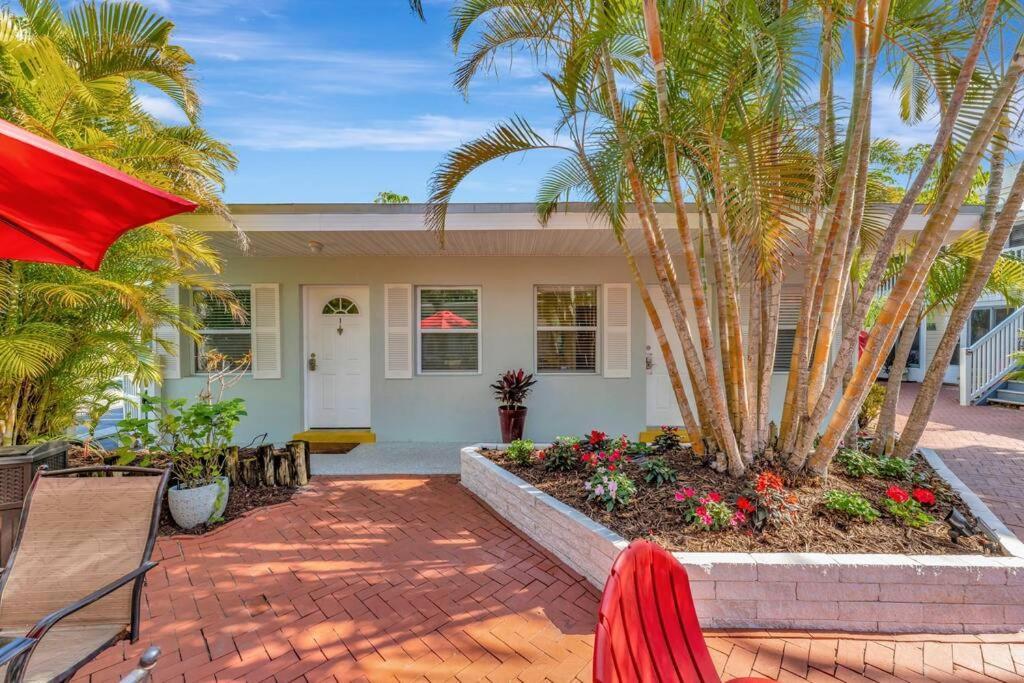 Sea Gem One Bed One Bath Charmer Steps To Beach Bradenton Beach Extérieur photo