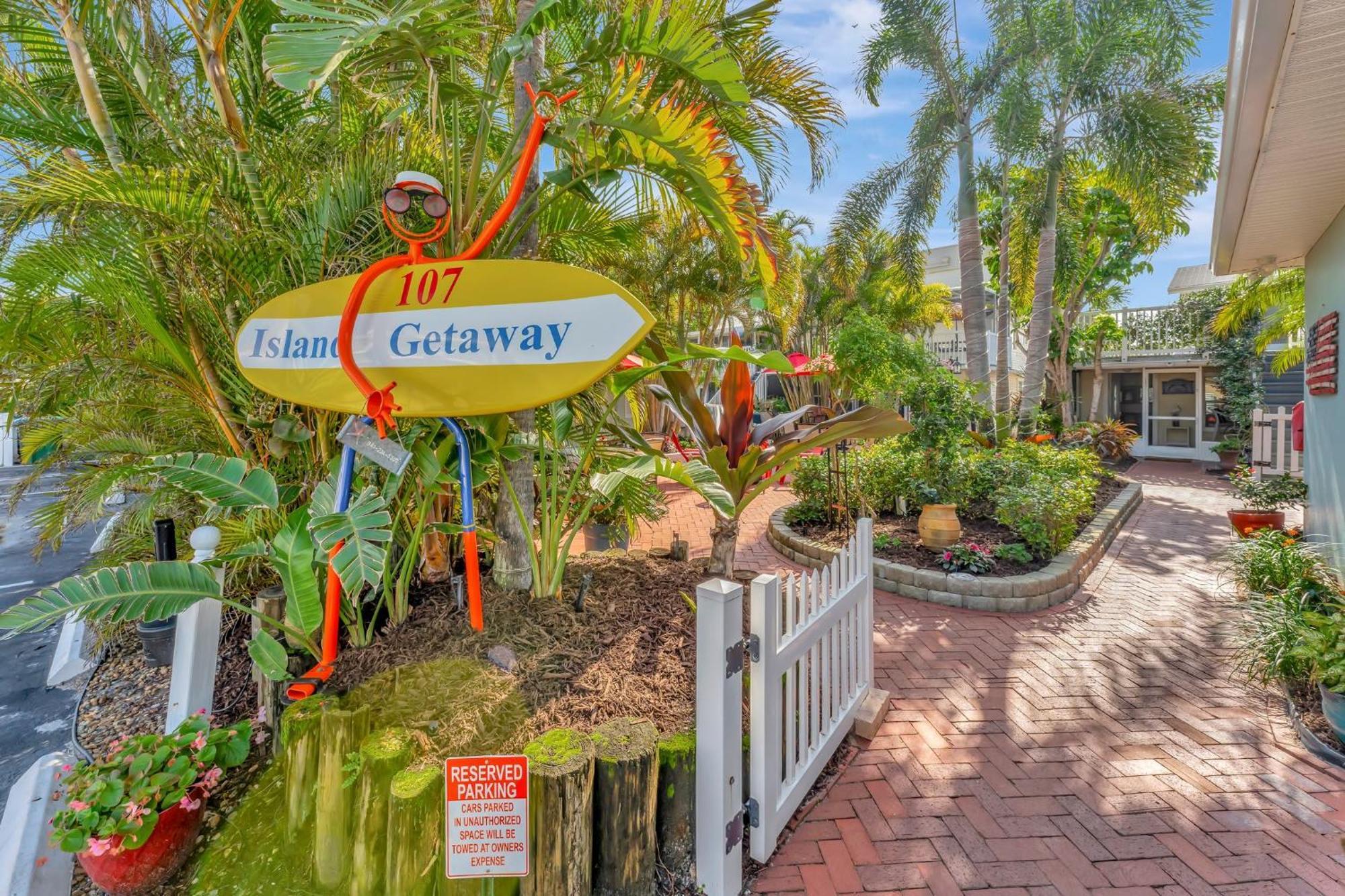 Sea Gem One Bed One Bath Charmer Steps To Beach Bradenton Beach Extérieur photo